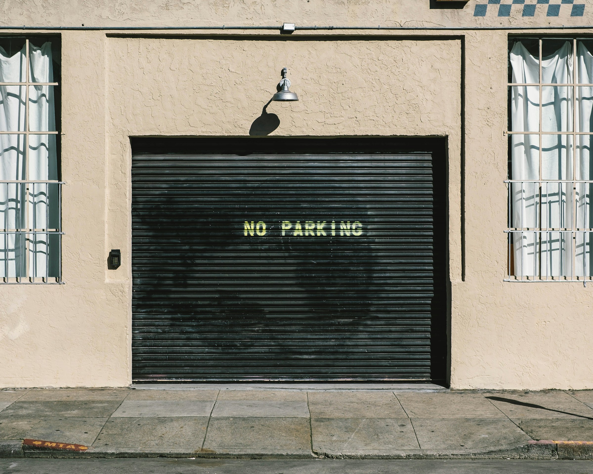 roll-up door with no parking print, San Francisco